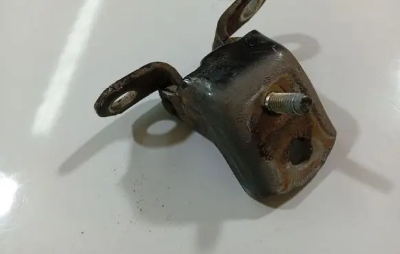 Nissan Note (E11) Front door upper hinge 