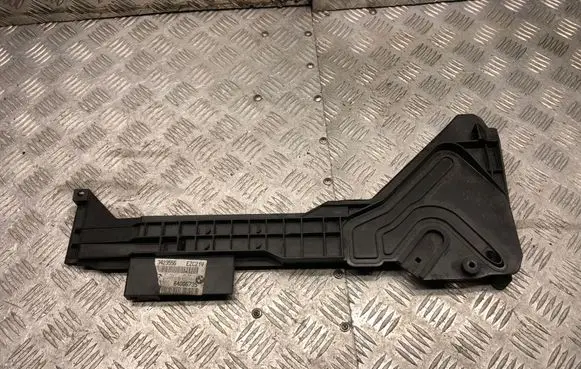 BMW X3 E83 Radiator mount bracket 3509203