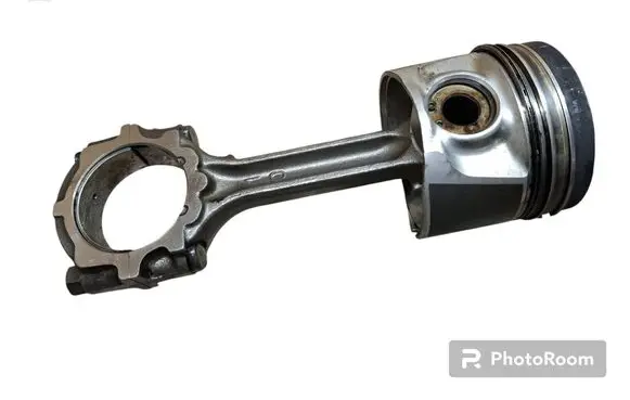 Nissan X-Trail T30 Piston with connecting rod 