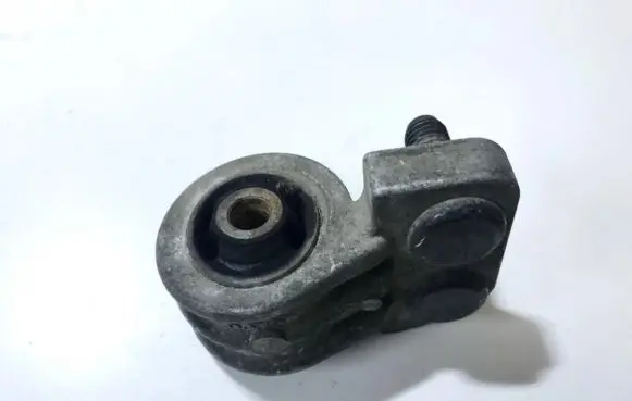 Volvo XC90 Engine mount bracket 30680750