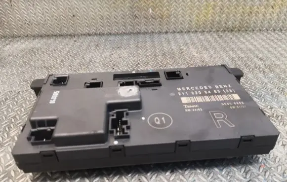 Mercedes-Benz E W211 Door control unit/module 2118208485