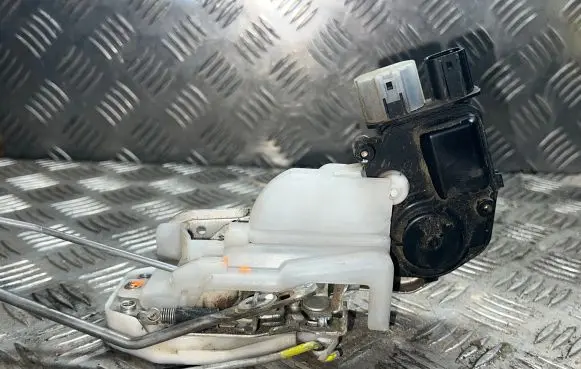 Honda HR-V Front door lock 16630 S2GR