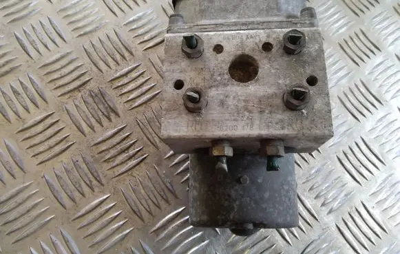 Renault Scenic I ABS Pump 0265220668 8200178134 0273004662