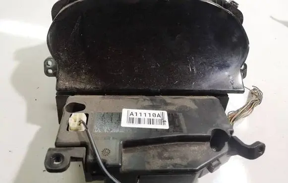 Toyota Yaris Speedometer (instrument cluster) 216558653 21655865-3