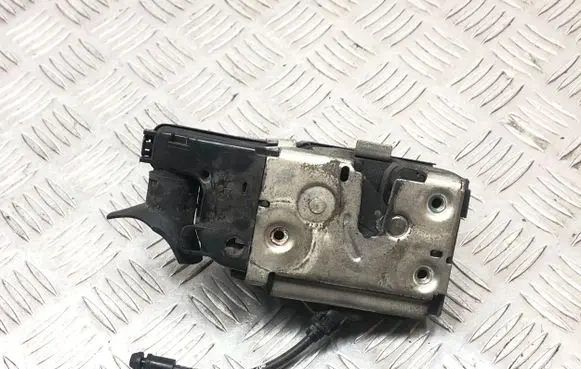 Renault Megane II Front door lock 4013