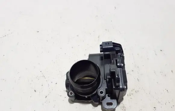 Ford Kuga II Throttle valve 9806625280