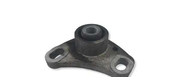 Volvo S60 Engine mount bracket 8666204