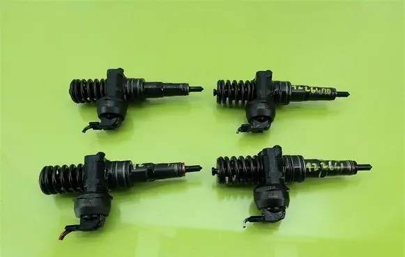 Seat Ibiza III (6L) Fuel injectors set 038130073AJ