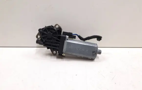 Mercedes-Benz C W204 Seat adjustment motor 820289224