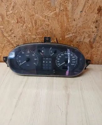 Renault Scenic I Speedometer (instrument cluster) 216585907 NS01259048 P8200071820