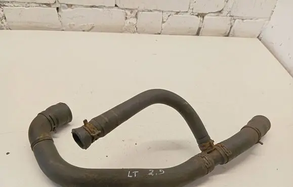 Engine coolant pipe/hose