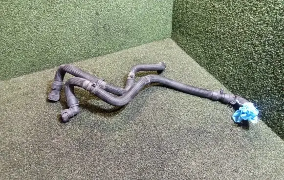 Renault Master III Engine coolant pipe/hose 210479148R