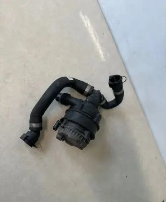 BMW 4 F32 F33 Electric auxiliary coolant/water pump 8637953