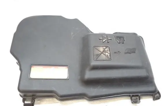 Peugeot 508 Fuse box cover 