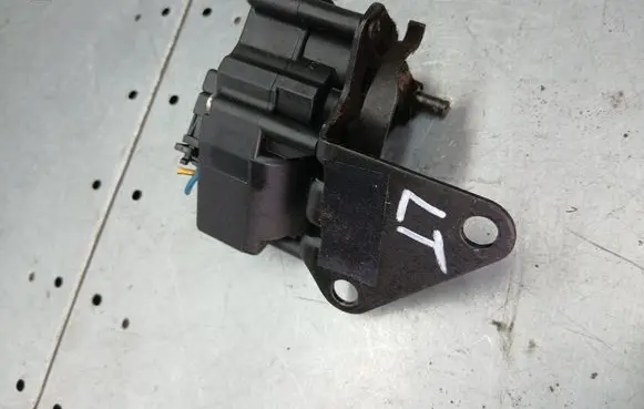 Ford Galaxy Holder (bracket) 
