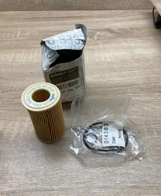 Renault Clio III Oil filter cover 7701206705