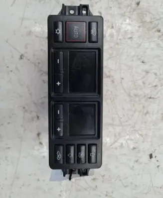 Audi A4 S4 B5 8D Climate control unit 8L0820043D