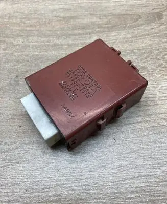 Toyota Yaris Door control unit/module 859800D060 0515003910