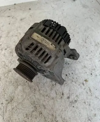 Volkswagen PASSAT B5 Generator/alternator 058903016e 913V0066