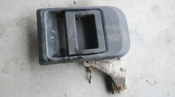 Iveco Daily 4th gen Rear door exterior handle 120KM