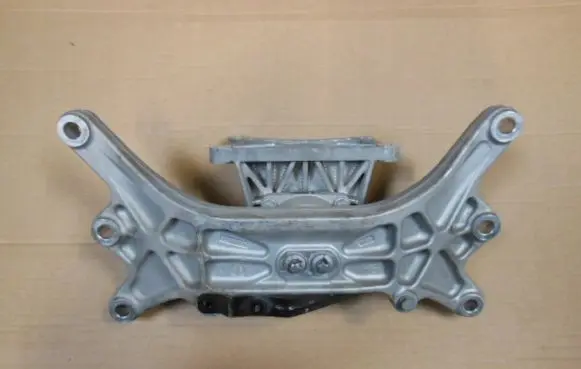 Maserati Ghibli Gearbox mounting bracket 670001738