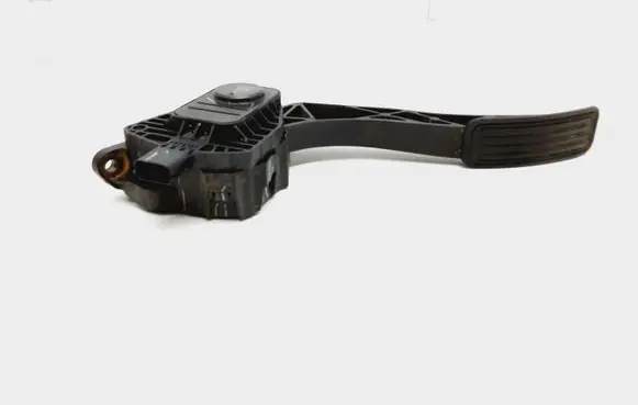 Ford Fusion II Accelerator throttle pedal DG9C9F836AC