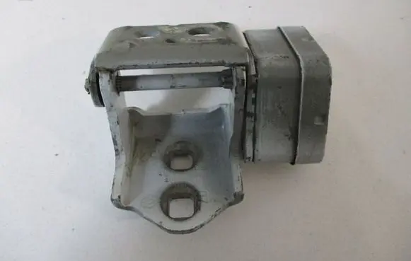 Renault Megane II Front door lower hinge 538141