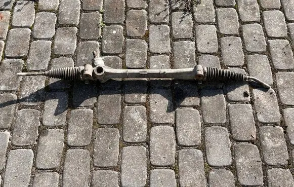 Toyota Avensis T270 Steering rack 4551005060 3E030110
