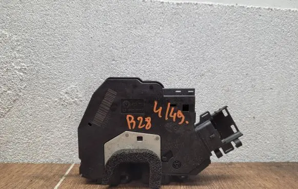 Renault Trafic III (X82) Sliding door lock 825037886R 93459208 40717212