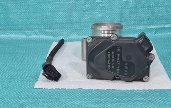 Volkswagen Golf VI Throttle valve 03L128063R A2C31762900 0204111502