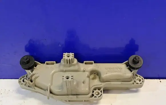 Vacuum air tank