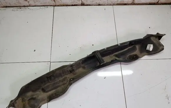 Mitsubishi Colt Engine bonnet/hood lock trim molding 