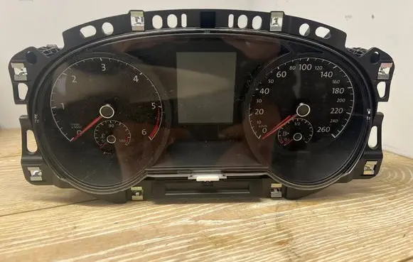 Volkswagen Golf VII Speedometer (instrument cluster) 5G1920741D