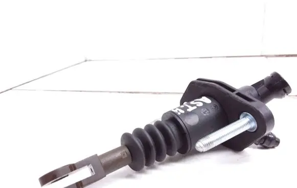 Clutch slave cylinder