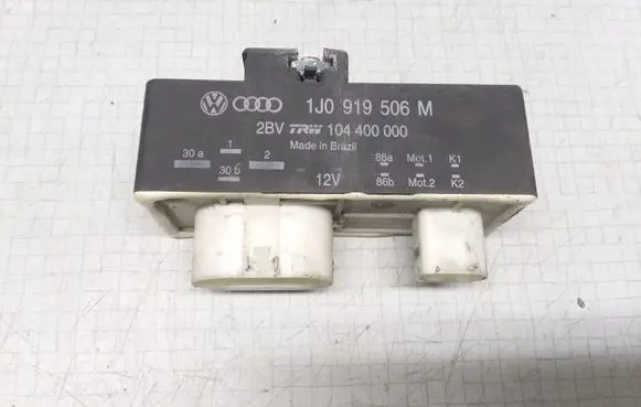 Volkswagen Fox Coolant fan relay 1J0919506M