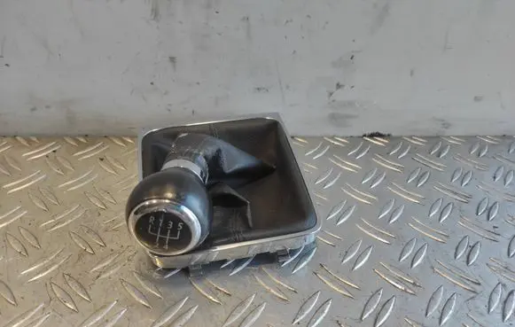 Volkswagen PASSAT B6 Gear shifter/selector 