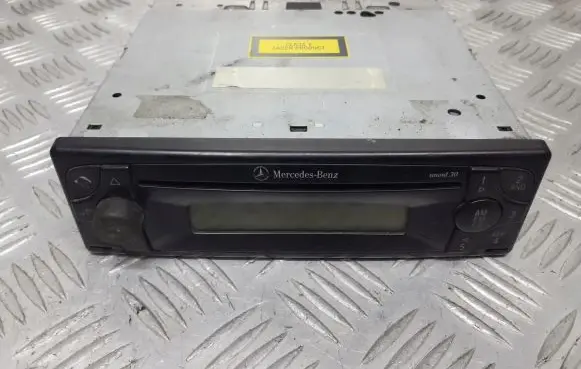 Mercedes-Benz Vaneo W414 Radio/CD/DVD/GPS head unit A0048201486