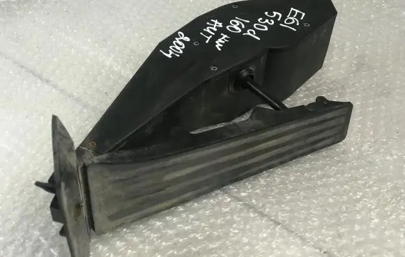 BMW 5 E60 E61 Accelerator throttle pedal 6766930