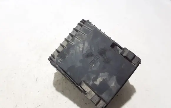 Volkswagen Caddy Fuse module 1K0937125D
