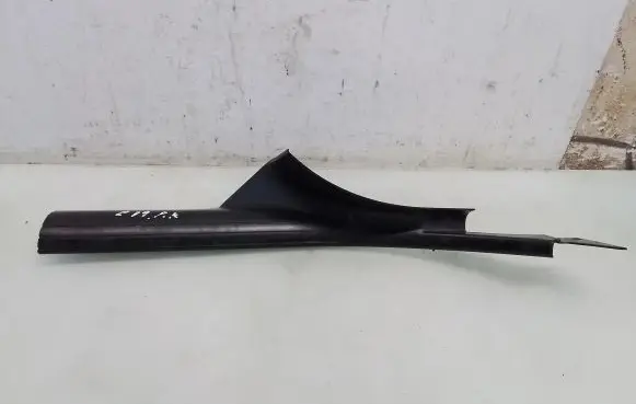 Other sill/pillar trim element