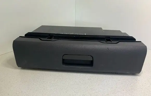 Volkswagen Touran I Glove box 1T0881580C