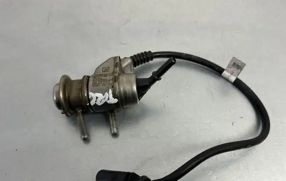Volkswagen Touareg III AdBlue injector 0444025126 059131113H 031130235232