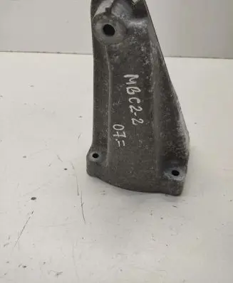 Mercedes-Benz C W204 Engine mounting bracket A6462230704