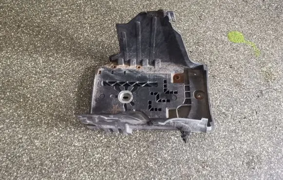 Land Rover Freelander 2 - LR2 Battery tray 