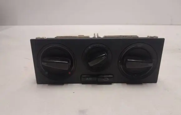 Volkswagen PASSAT B5 Climate control unit