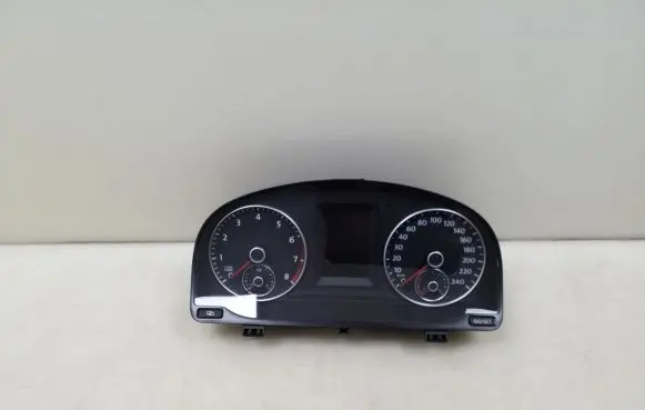 Volkswagen Touareg II Speedometer (instrument cluster) 1T0920875C