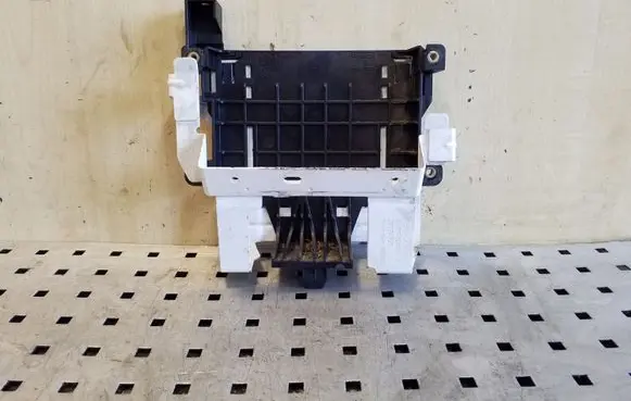 Volvo XC70 Other engine bay part 6G9N17108A 30729835 6G9N12A692A