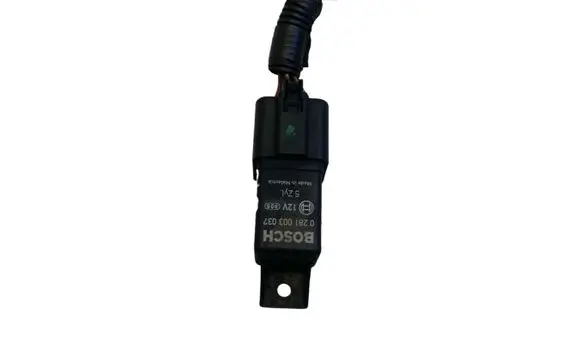 Volvo XC90 Glow plug pre-heat relay 30751798 0281003037