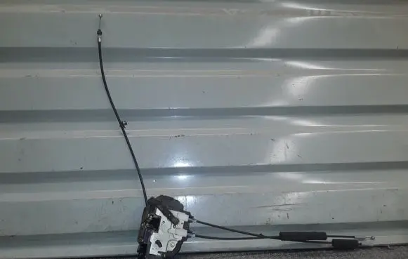 Nissan Murano Z50 Rear door lock 