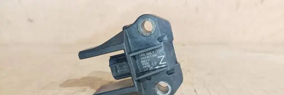 Lexus IS 220D-250-350 Airbag deployment crash/impact sensor 8917353040 BOSCH